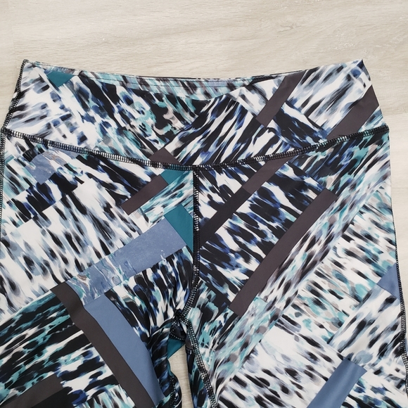 New MONO B Blue Strokes Active Yoga Workout Leggings - Picture 4 of 8